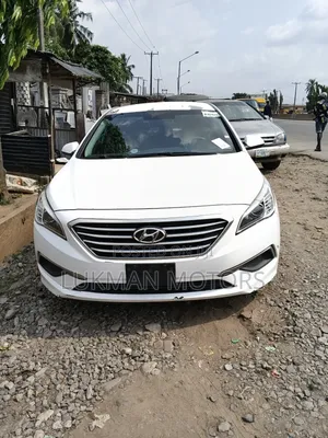 Hyundai Sonata Base Sedan FWD (2.4L 4cyl 6A) 2016 White