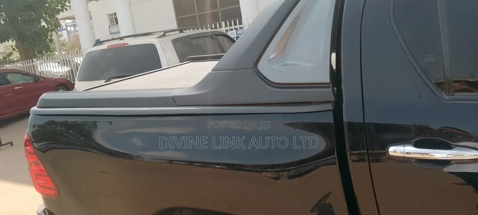 Rolling Cover Spoiler for Hilux
