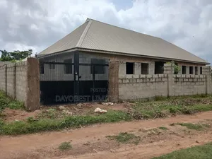 3bdrm Block of Flats in Blessed Estate, Ido for rent