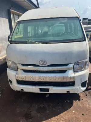 Toyota HiAce 2010 White