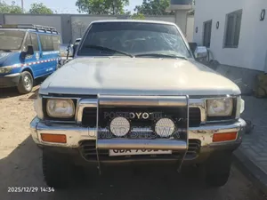 Toyota Hilux 1998 Silver