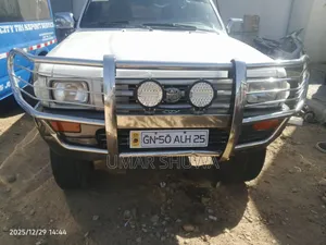 Toyota Hilux 1998 White