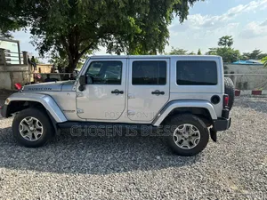 Jeep Wrangler Unlimited Sahara 2010 Red