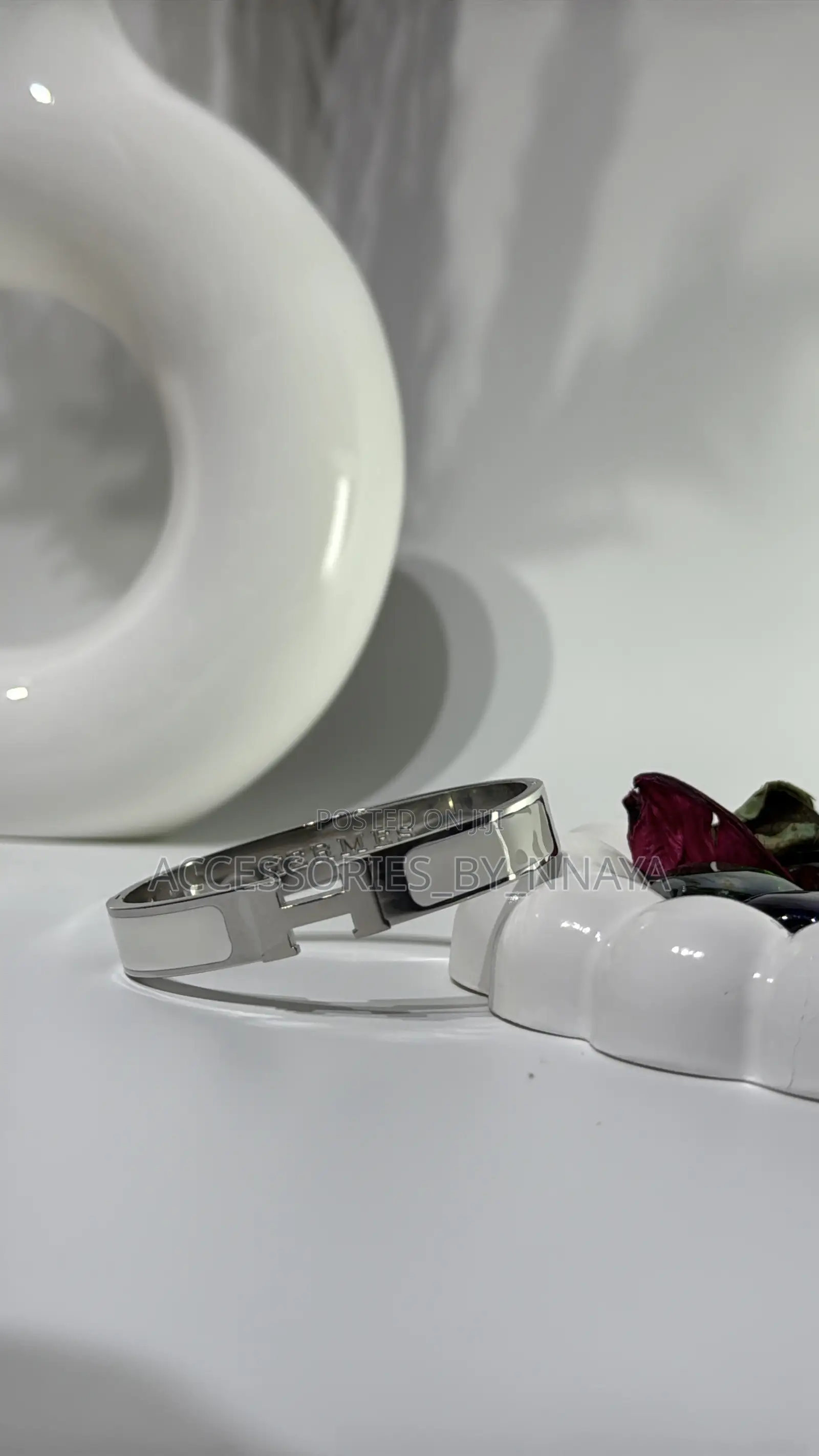 White Hermes