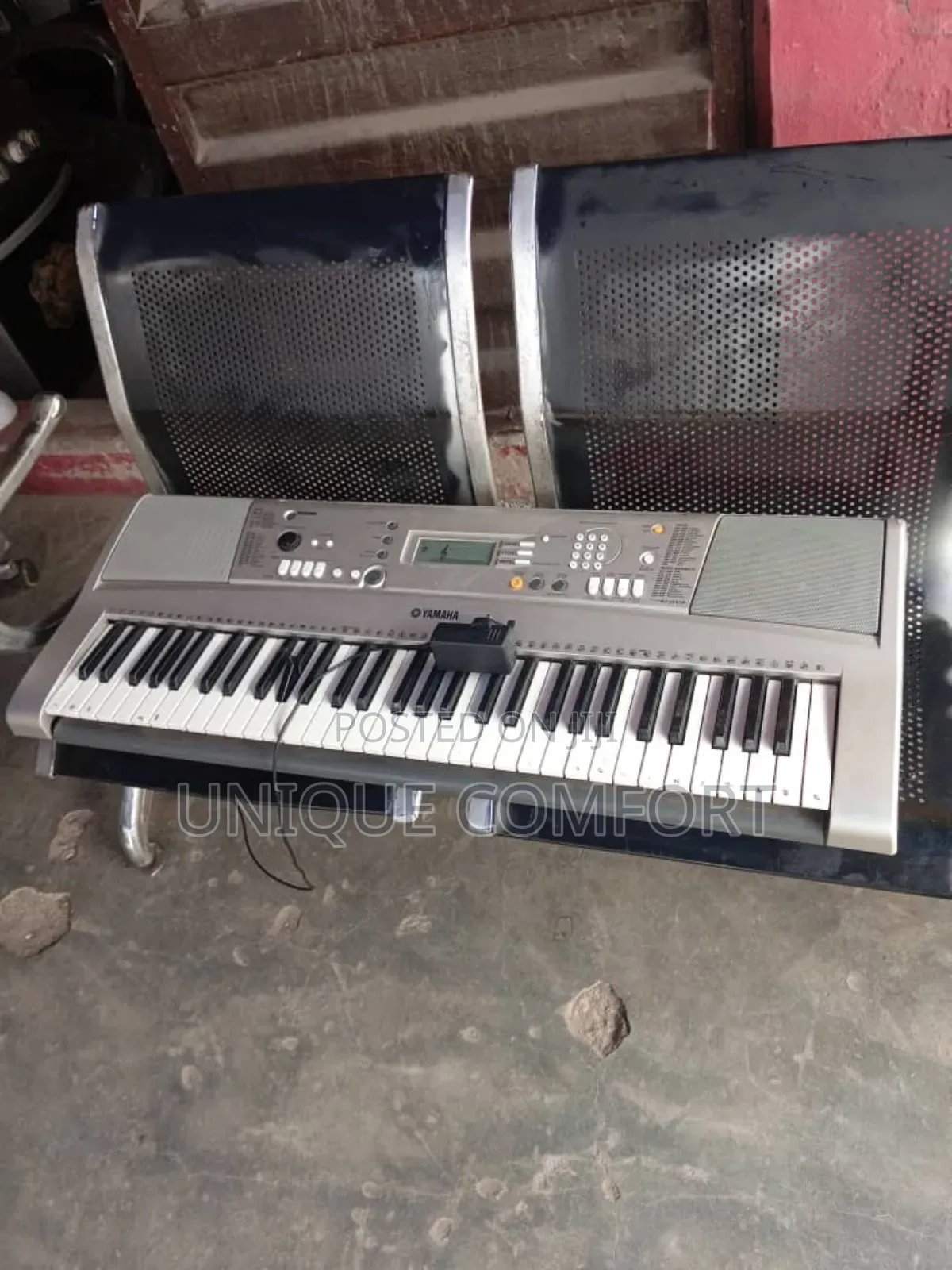 Foreign Used Yamaha PSR E313 Electric Keyboard