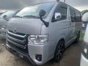 Toyota HiAce 2013 Silver