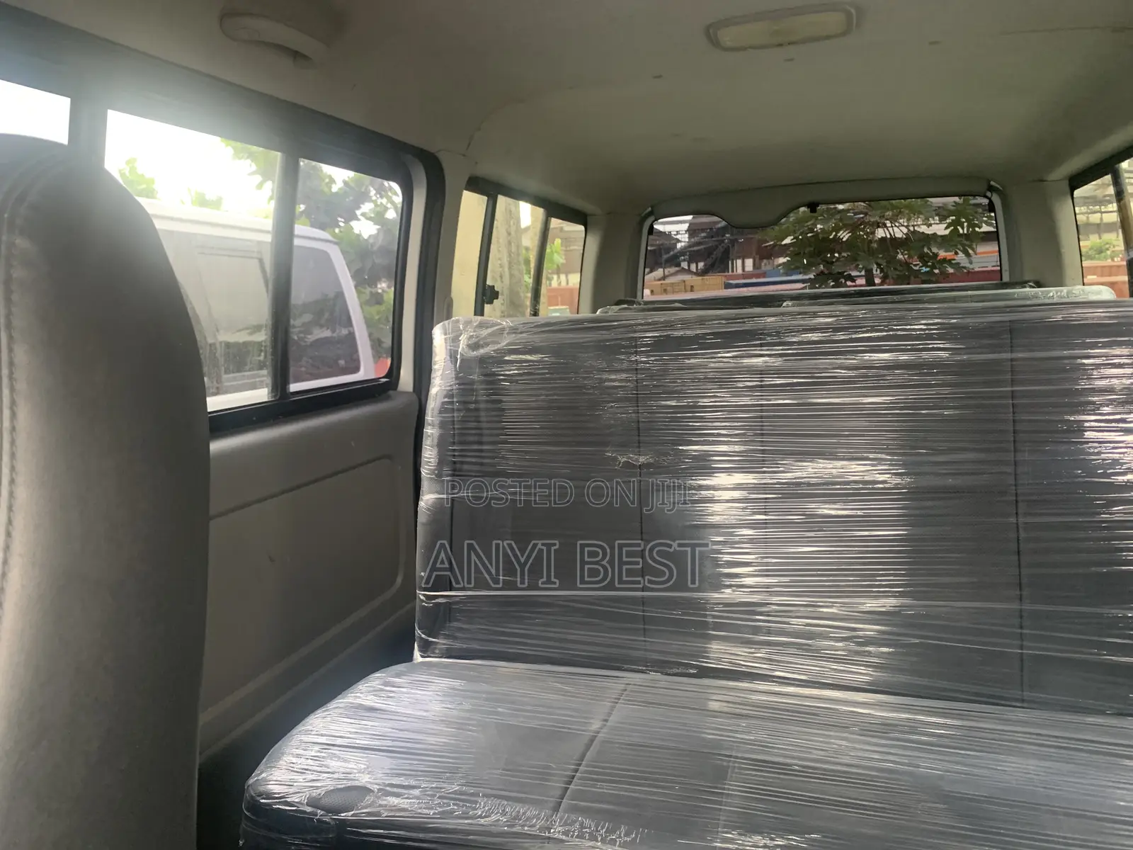 Toyota HiAce 2013 Silver