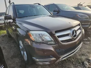Mercedes-Benz GLK-Class Base GLK 350 4dr AWD 4MATIC (3.5L 6cyl 7A) 2015 Brown