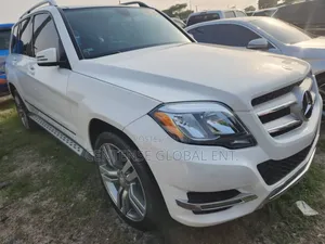 Mercedes-Benz GLK-Class Base GLK 350 4dr AWD 4MATIC (3.5L 6cyl 7A) 2015