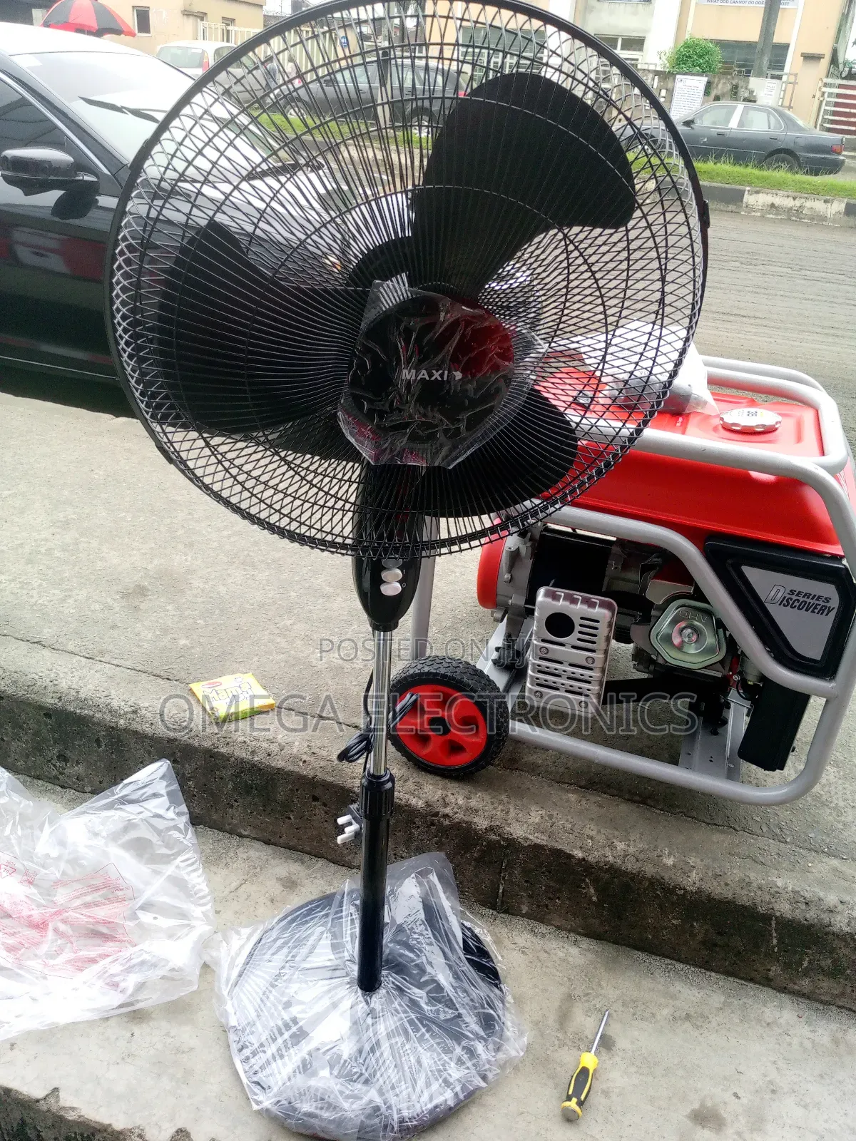Maxi Rechargeable Fan 18inches