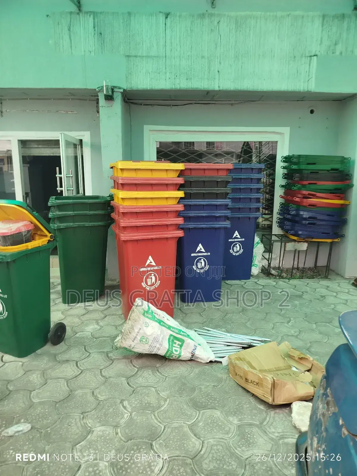 Plastic Waste Bin With Tyre