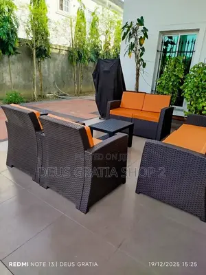 Black Horse Lugano Rattan Garden Sofa Waterproof, 3+2+1+1 + Table