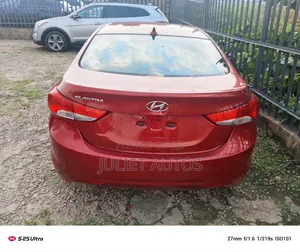 Hyundai Elantra 2014 Red