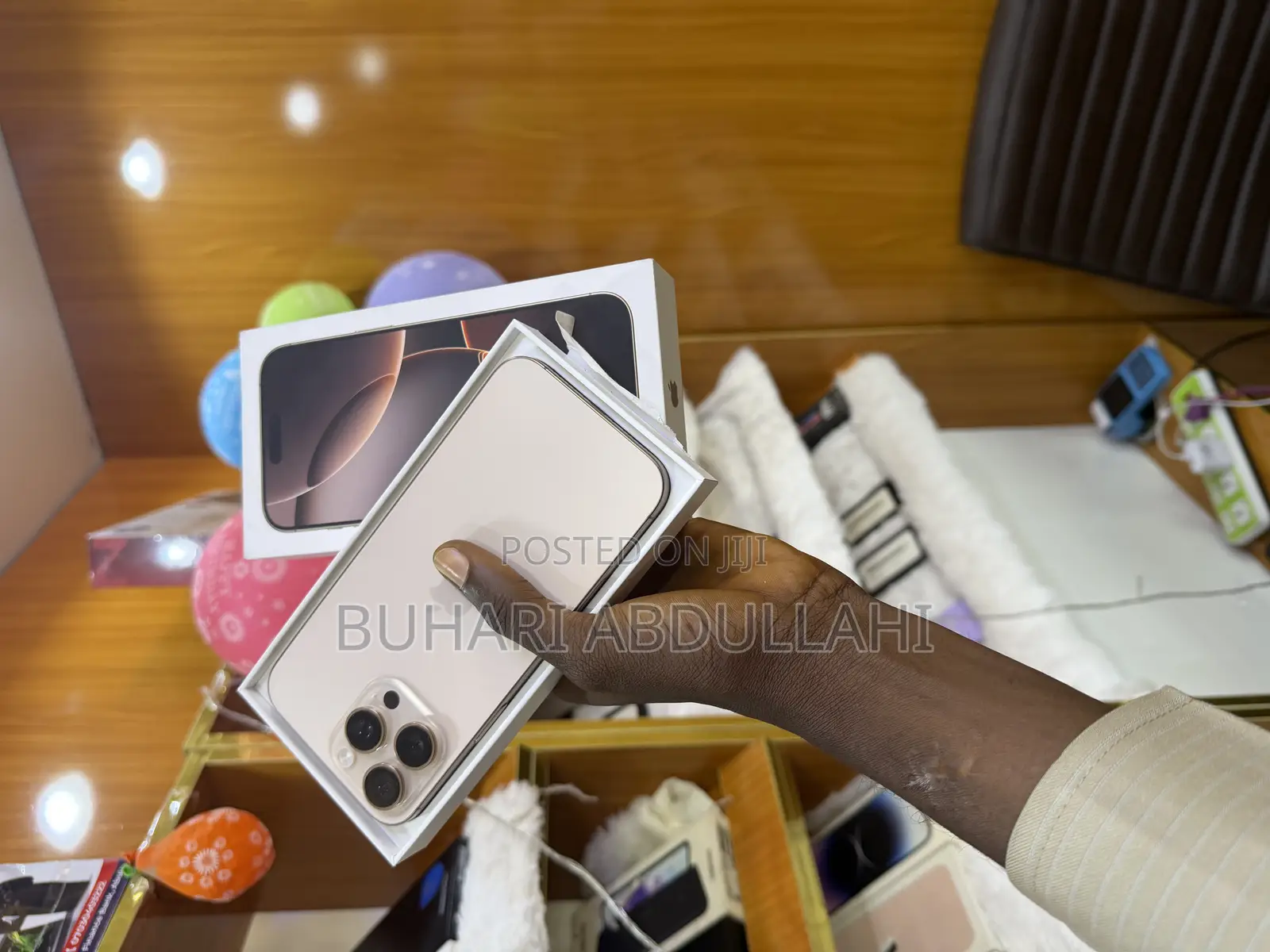 Apple iPhone 16 Pro Max 1 TB Gold