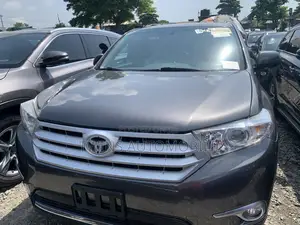 Toyota Highlander Limited 2012 Gray