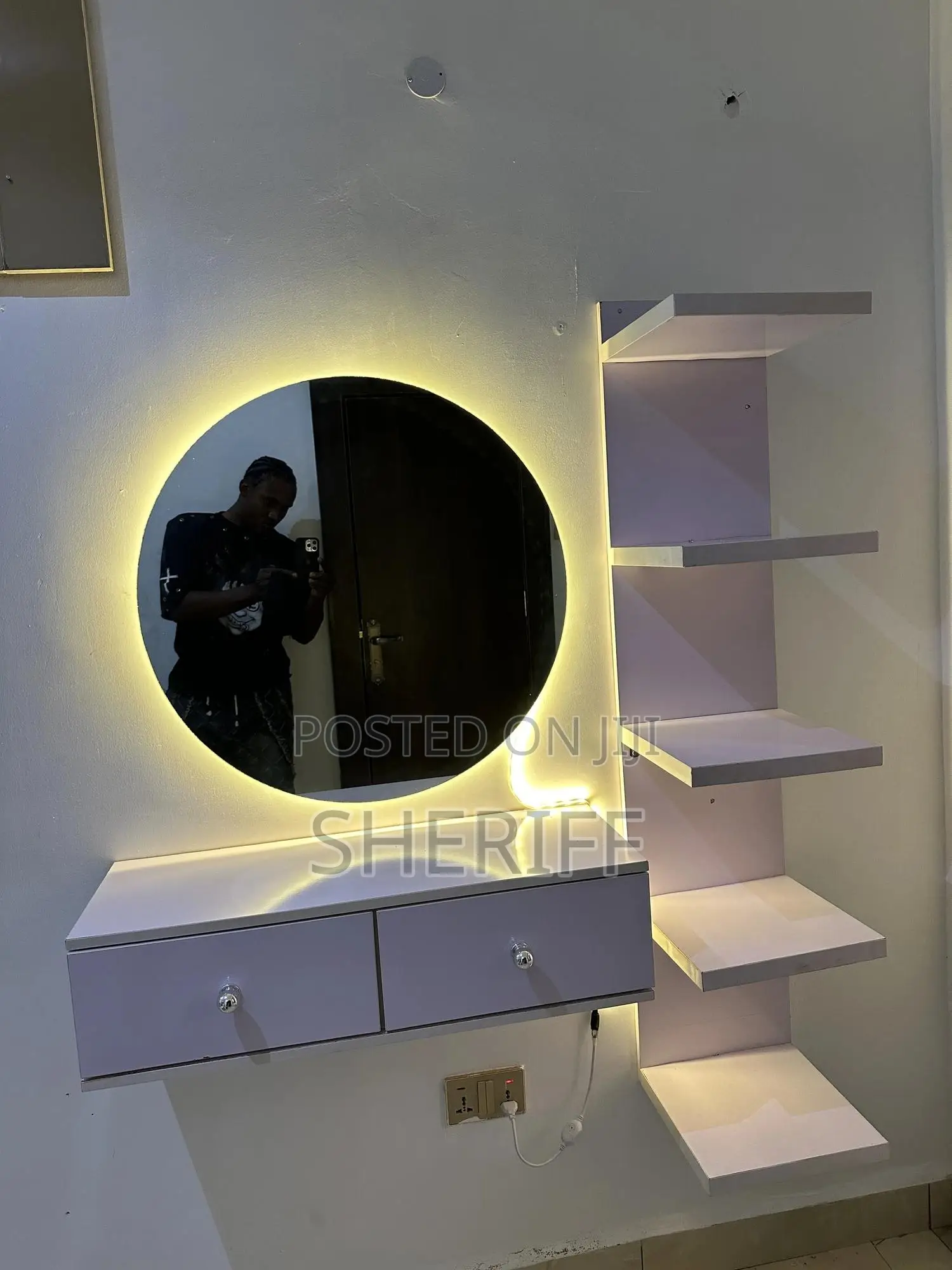 Dressing Mirror Table