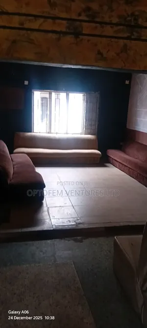 Furnished 10bdrm Bungalow in Off Old Oko Oba Road for rent