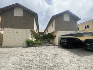 3bdrm House in Lekki Phase 1 for sale