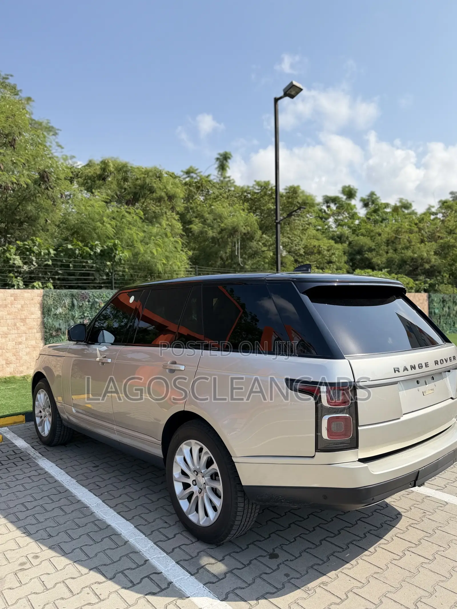 Land Rover Range Rover Vogue 2020 Gold