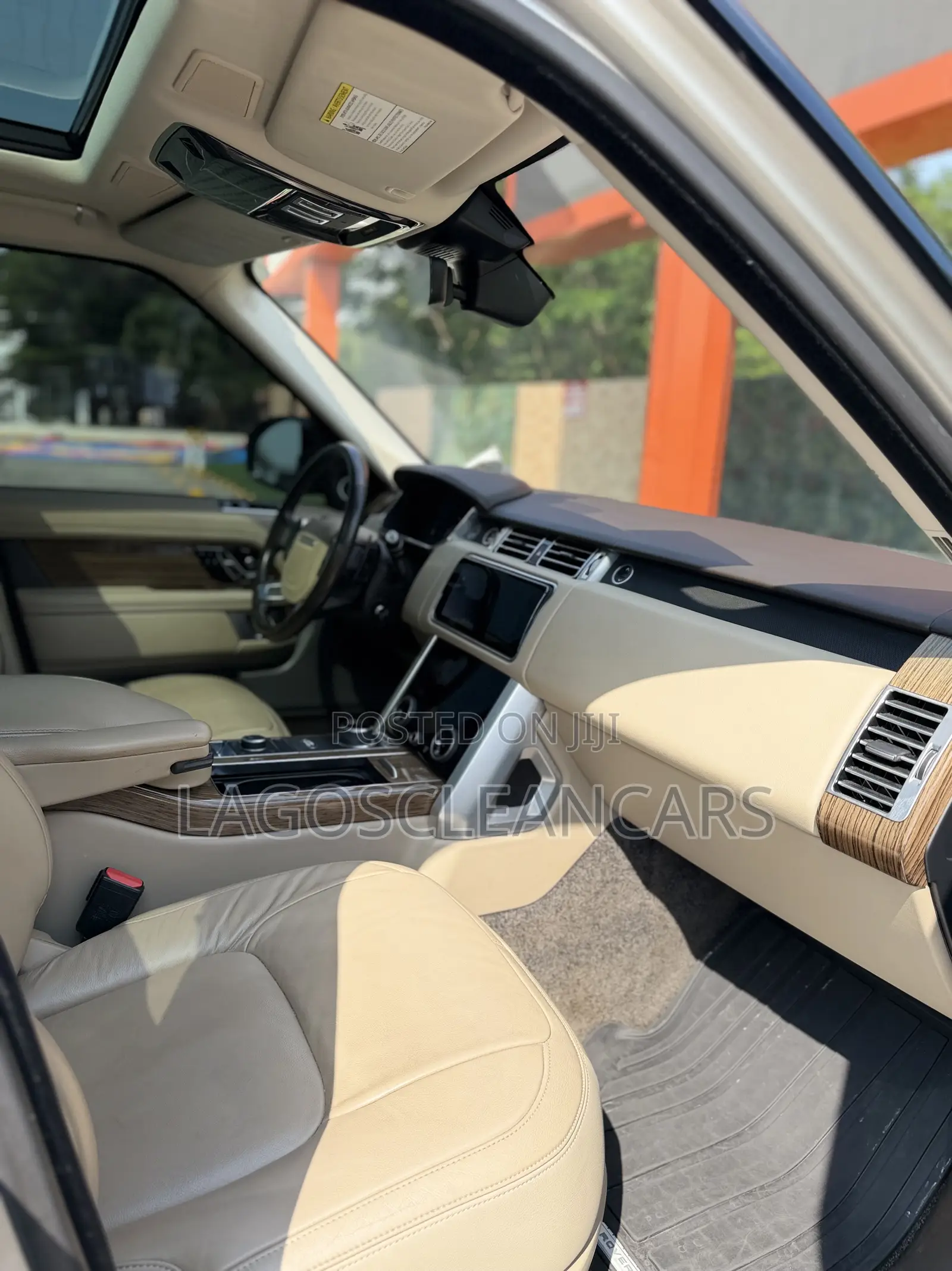 Land Rover Range Rover Vogue 2020 Gold