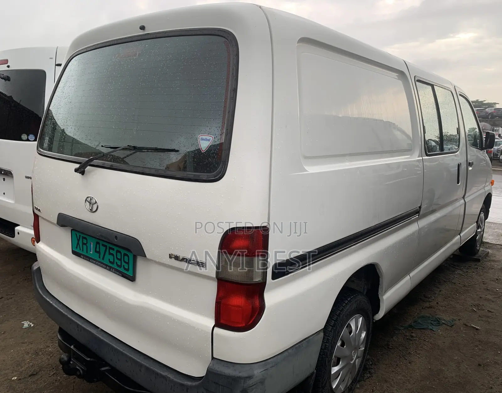 Toyota HiAce 2005 White