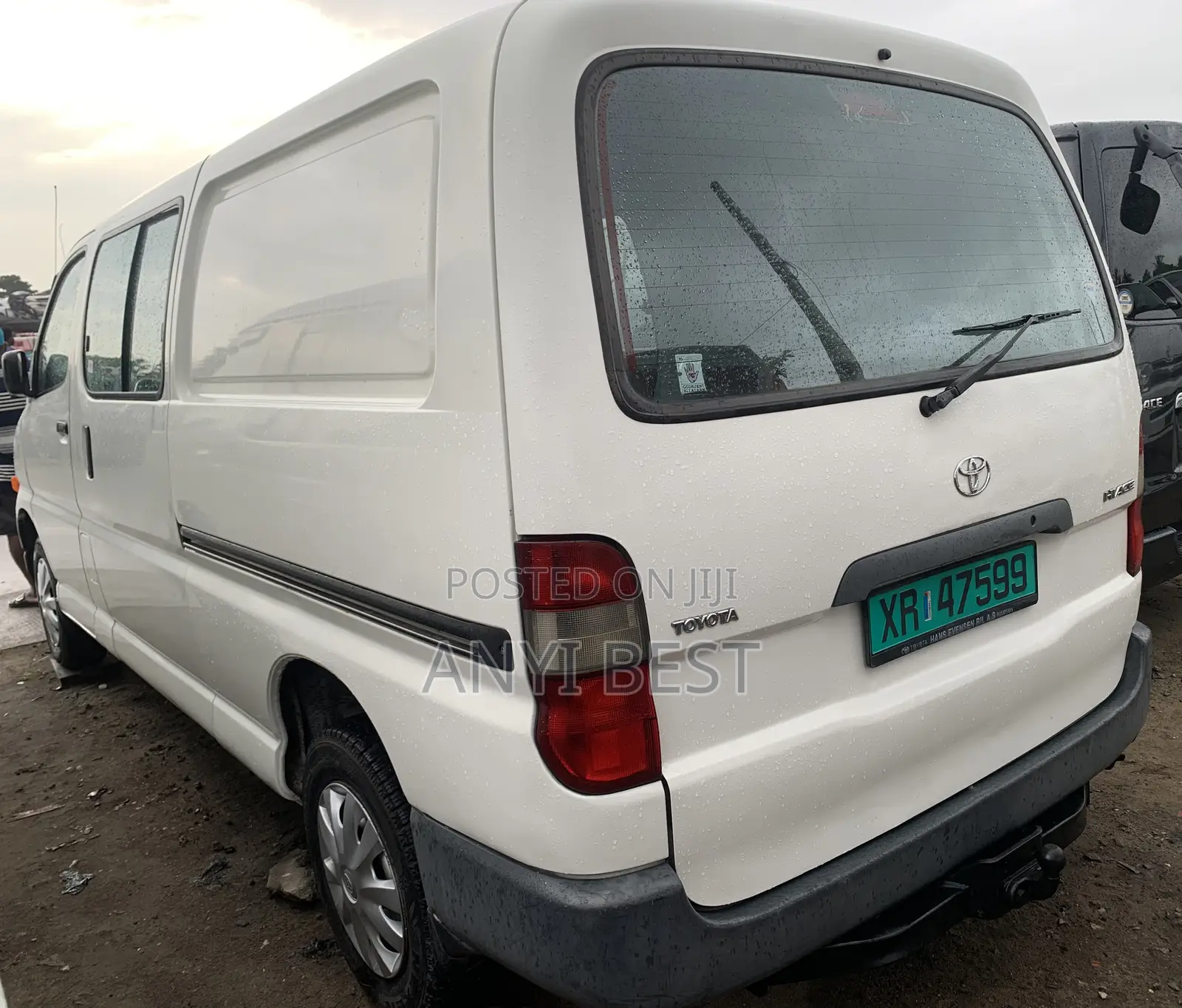 Toyota HiAce 2005 White