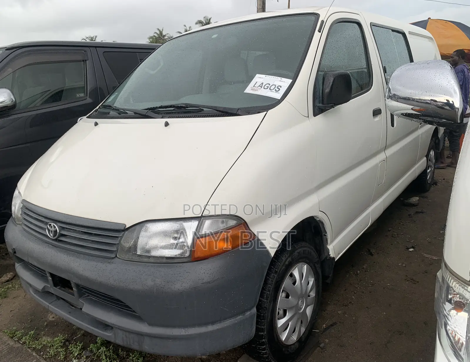 Toyota HiAce 2005 White