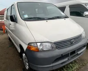 Toyota Grand HiAce 2005 White
