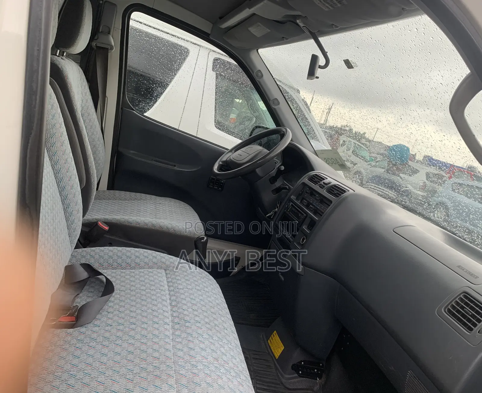 Toyota HiAce 2005 White