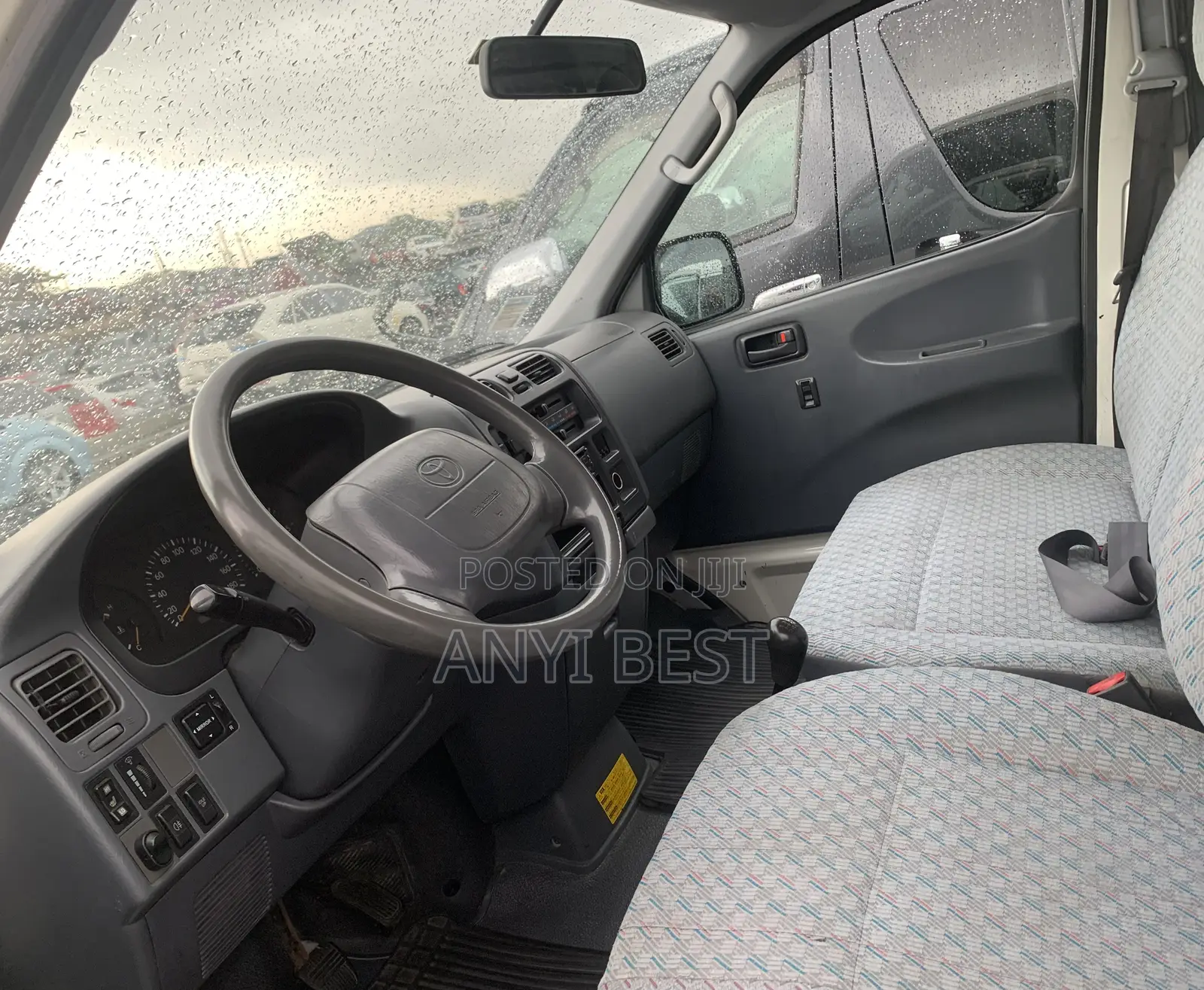 Toyota HiAce 2005 White