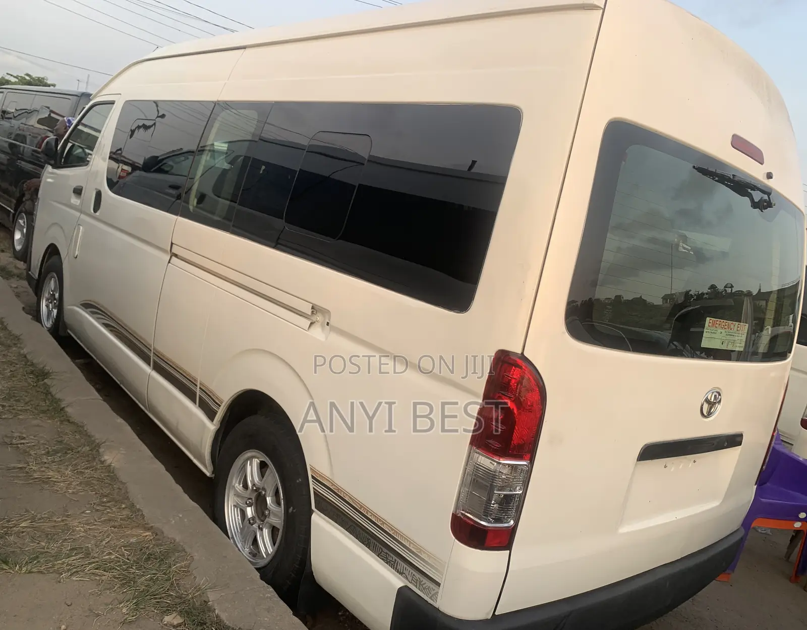 Toyota HiAce 2017 White