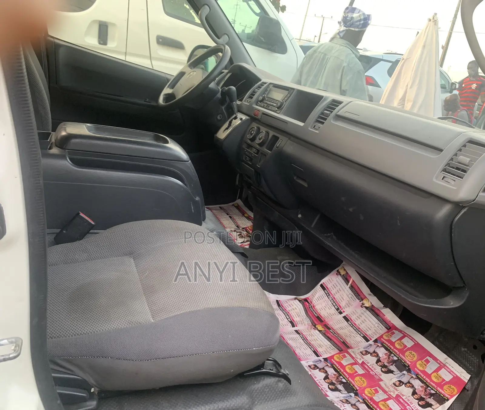 Toyota HiAce 2017 White