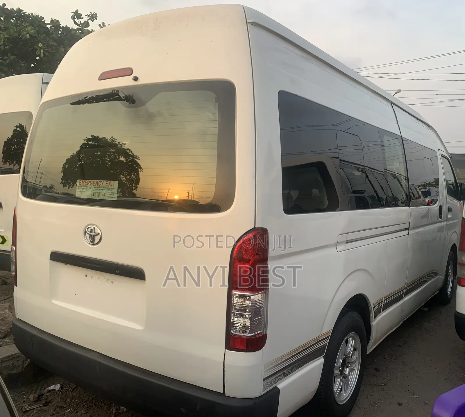 Toyota HiAce 2017 White
