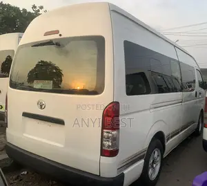 Toyota HiAce 2017 White
