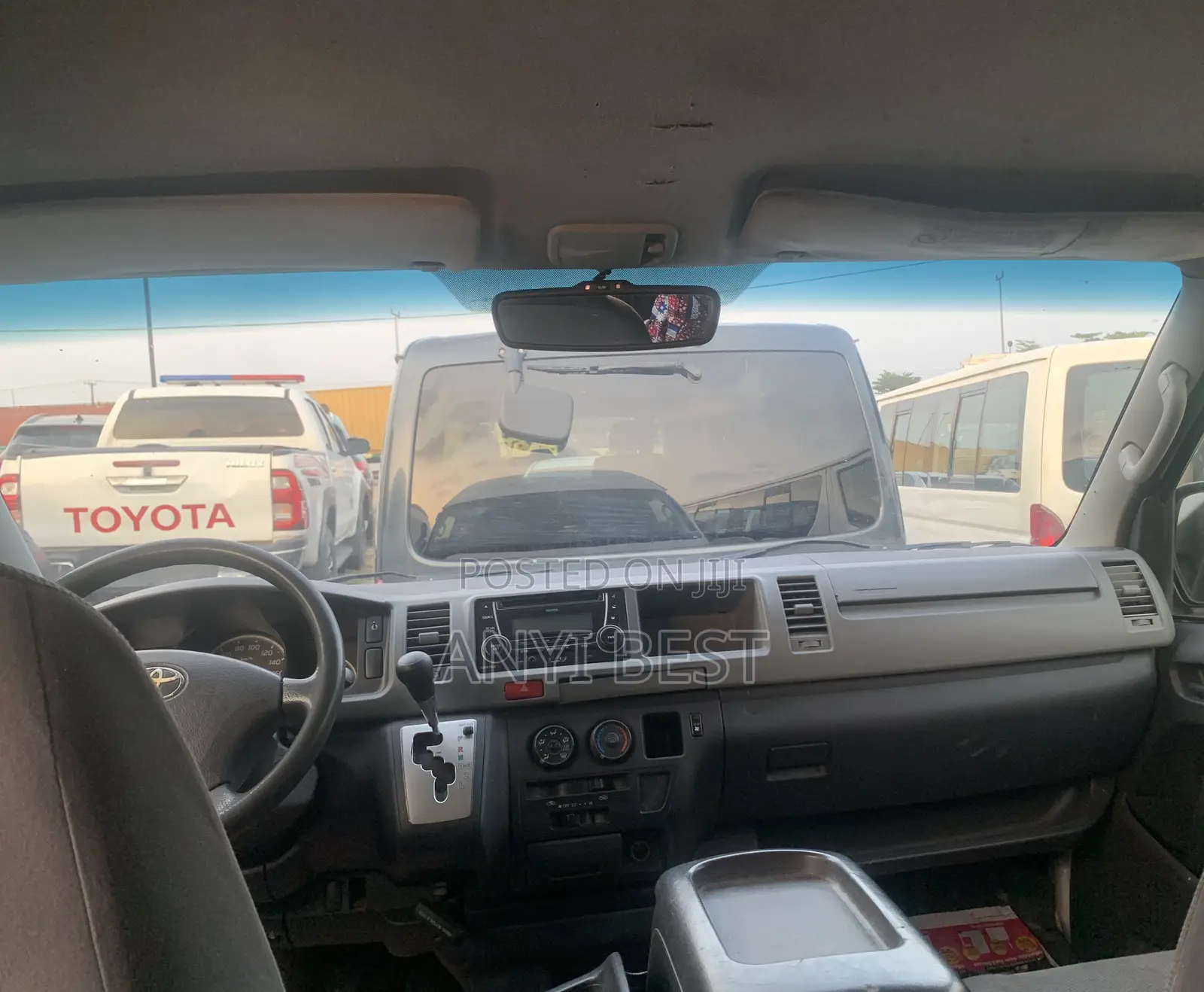 Toyota HiAce 2017 White