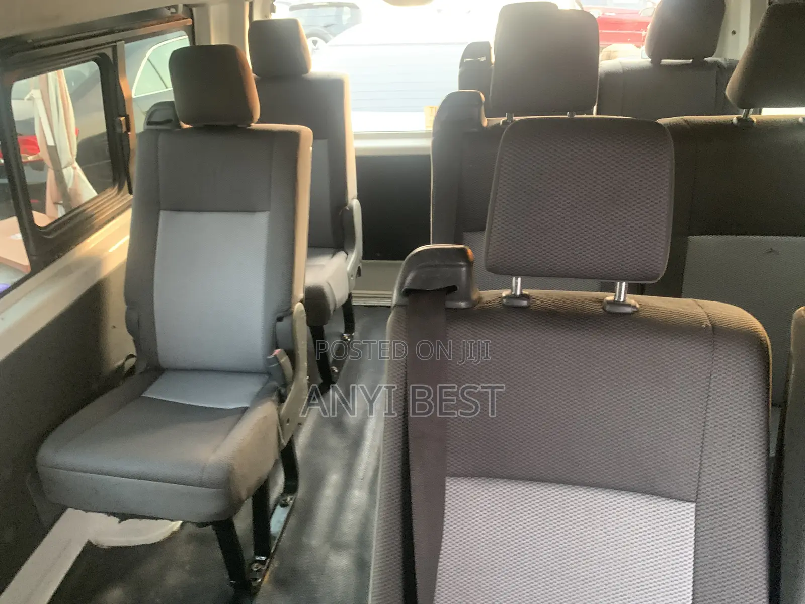 Toyota HiAce 2017 White