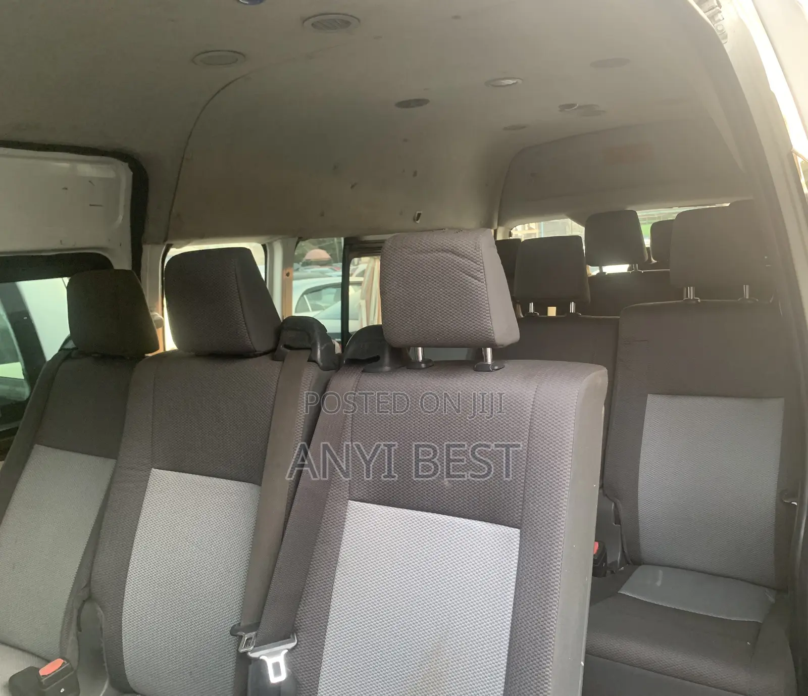 Toyota HiAce 2017 White