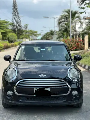 Mini Cooper 4dr Hatchback (1.5L 3cyl Turbo 6M) 2015 Black