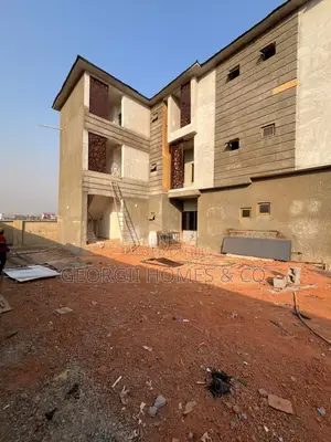4bdrm Townhouse/Terrace in Gaduwa for sale
