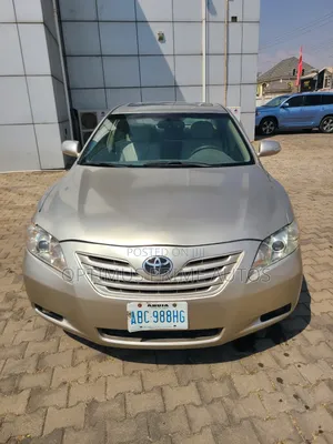 Toyota Camry XLE V6 4dr Sedan (3.5L 6cyl 6AM) 2008 Gold