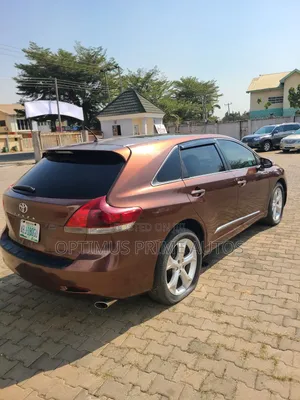 Toyota Venza V6 AWD 2011 Brown