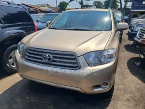 Toyota Highlander Limited 2010 Gold