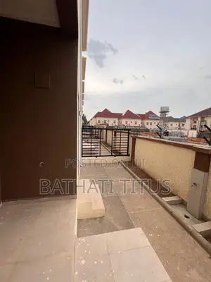 5bdrm Duplex in Kado for rent