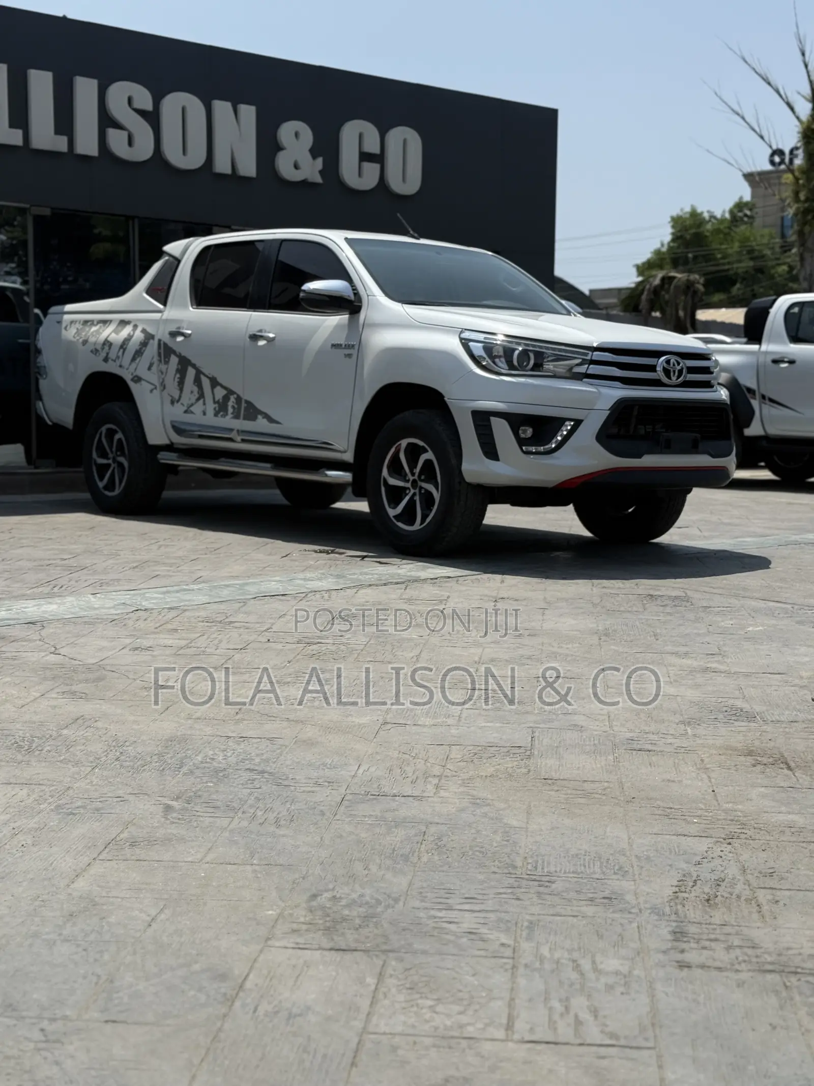 Toyota Hilux 2020 White