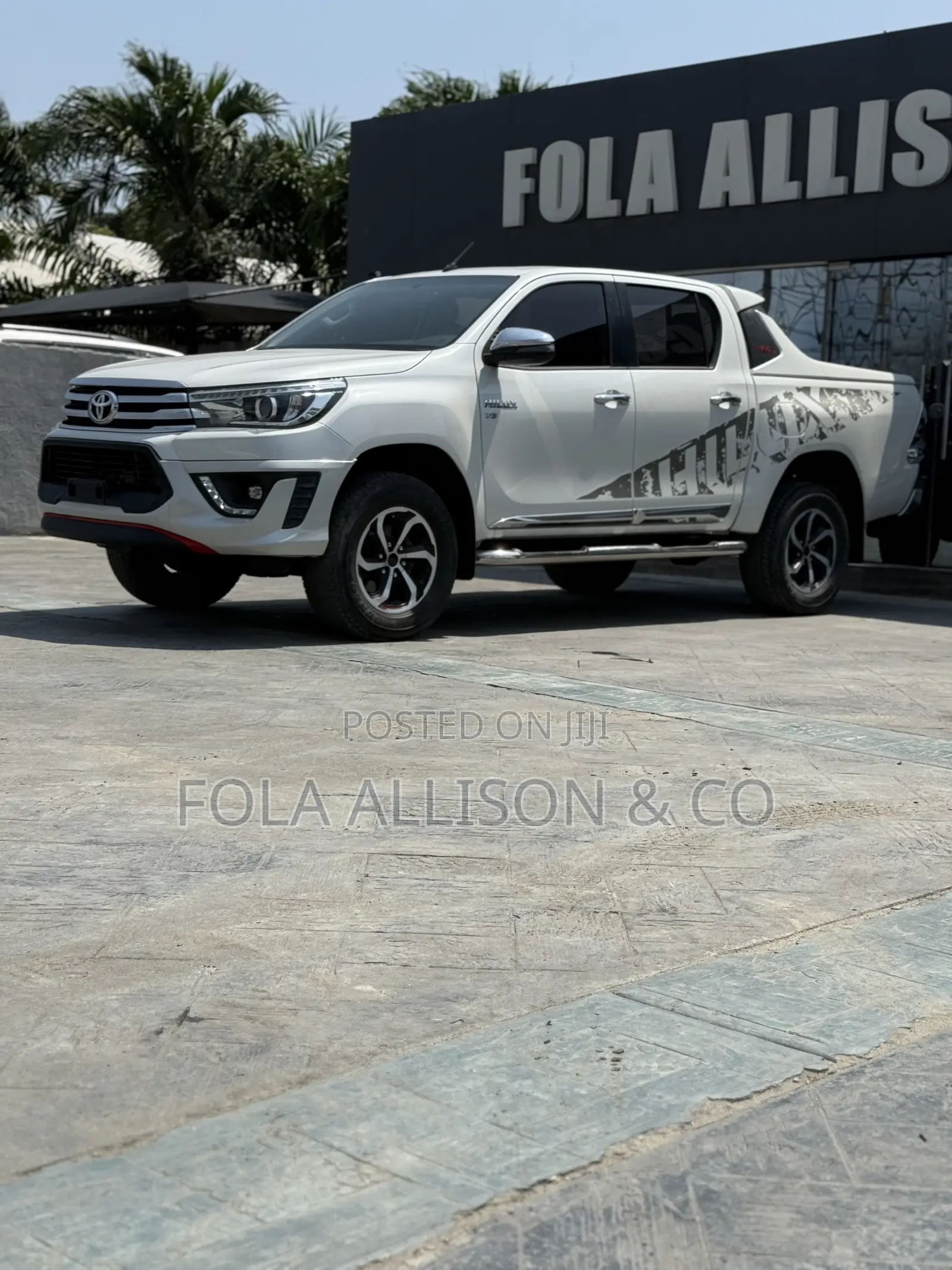 Toyota Hilux 2020 White
