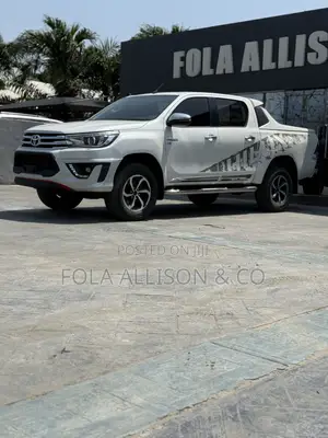 Toyota Hilux 2020 White