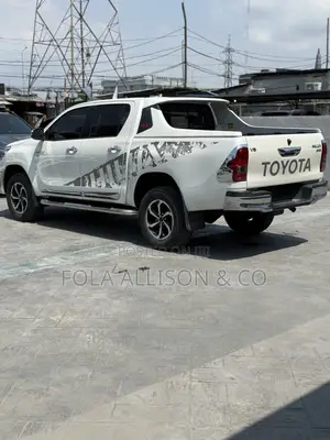 Toyota Hilux 2020 White