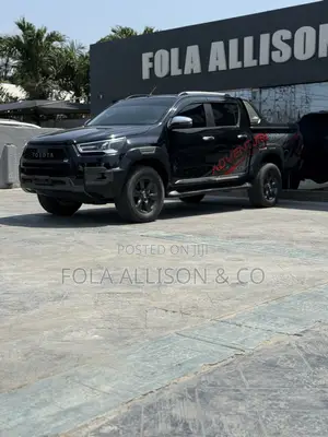 Toyota Hilux 2018 Black