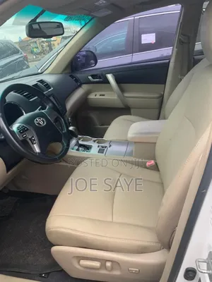 Toyota Highlander SE 2012 White