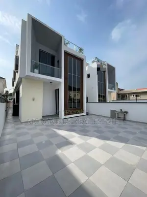Furnished 5bdrm Duplex in Chevron for sale